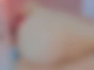 YAYIS MILF webcam performer live streaming