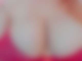 Live cam show with YAYIS - Living Room on AdultVida.com