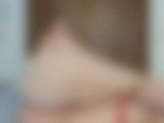 Live cam show with YAYIS - Bedroom MILF on liverealitysex.com