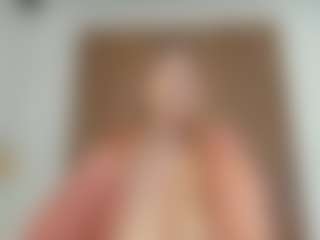 YAYIS MILF webcam performer live streaming
