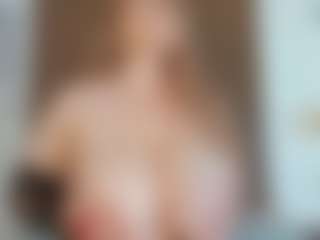 Live cam show with YAYIS - Big Tits on sexylive.show