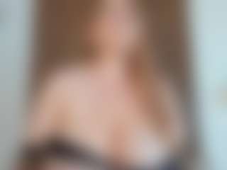 Live cam show with YAYIS - Living Room on AdultVida.com