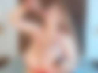 YAYIS MILF webcam performer live streaming