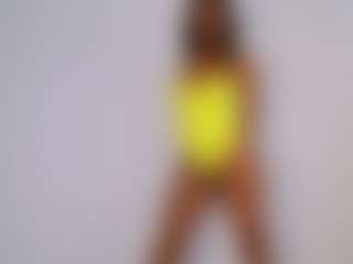 Live cam show with TamyLynn1 - Robe on sexylivex.com