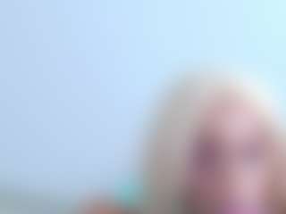 Live cam show with TamyLynn1 - Bedroom MILF on Dare Cams