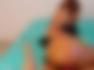 Live cam show with TamyLynn1 - Black MILF on slutload
