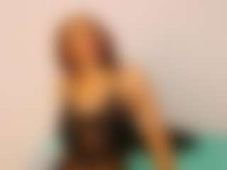 Live cam show with TamyLynn1 - Public MILF on Mixed Magazine Live
