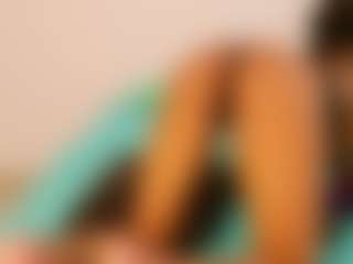 Live cam show with TamyLynn1 - Blowjob on Camsoda