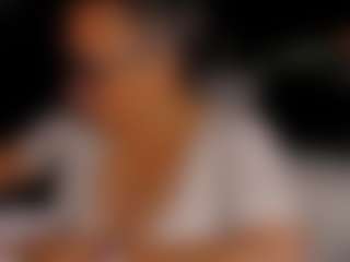Live cam show with Foxxy-Lady - Blonde Hair Middle Aged on livesexfox.com
