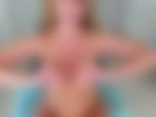 hollyamy MILF webcam performer live streaming