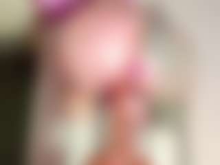 Live cam show with maeve-ds - Bikini on SxyPornLive