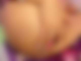 Live cam show with Melany Mendoza - Skinny on Instabang
