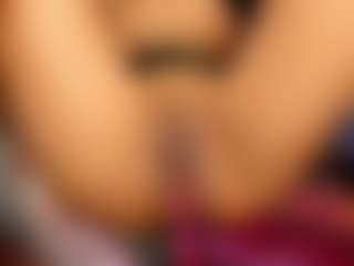 Live cam show with Melany Mendoza - Middle Aged on Big Tits