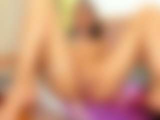 Live cam show with Melany Mendoza - Bedroom on Camming Site