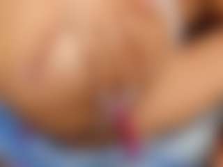 Live cam show with Melany Mendoza - Fingers on Camsoda