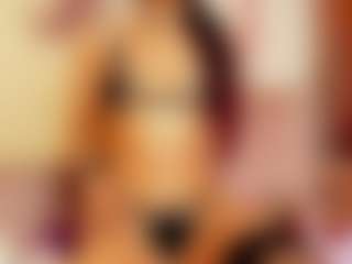 Live cam show with Melany Mendoza - Bedroom MILF on wildcum.com