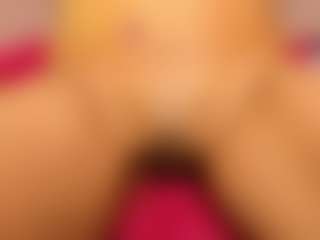 Live cam show with Melany Mendoza - Strip on xplaylive.com
