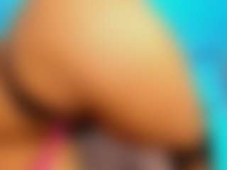 Live cam show with Melany Mendoza - Full Nudity on AdultVida.com