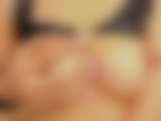 Live cam show with Melany Mendoza - Shaved on liverealitysex.com