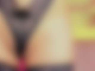 Live cam show with Melany Mendoza - Shaved Pussy MILF on Livezox