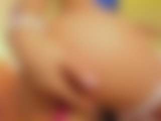 Live cam show with Melany Mendoza - Bedroom MILF on https://playwithruby.com