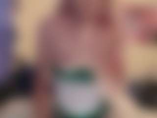 Randcandy77 MILF webcam performer live streaming