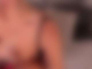 Live cam show with Agata Duque - Petite on Mixed Magazine Live