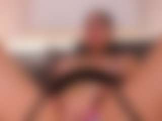 Live cam show with Agata Duque - Petite on SmokeAndPoke