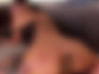 Live cam show with Agata Duque - Flashing on Big Tits