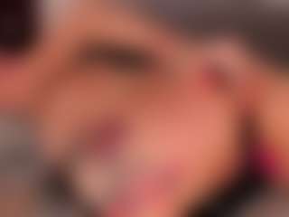 Live cam show with Agata Duque - Strip on AdultVida.com