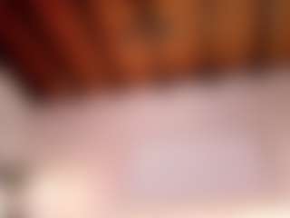 Live cam show with Agata Duque - Spank Brown Hair on livesuperchat.net