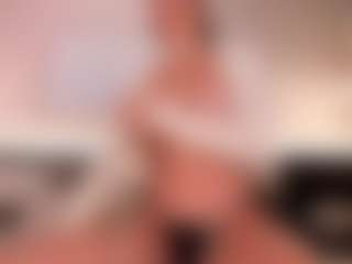 Live cam show with Agata Duque - Skinny MILF on boobsie.com