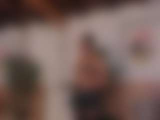 Live cam show with Agata Duque - Flirt MILF on friskycurves.com