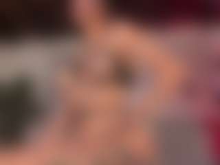 Live cam show with Agata Duque - Spy Granny on AdultVida.com