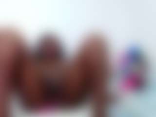 Live cam show with miss-dinah - Brown Hair MILF on Camsoda