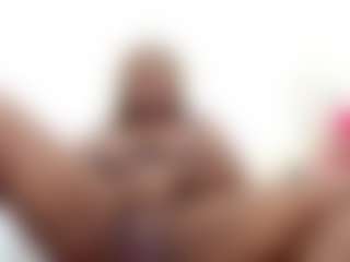 Live cam show with miss-dinah - Ebony Middle Aged on Gym Cam Girls