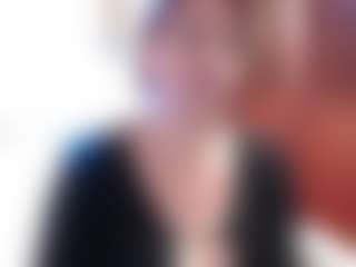 Live cam show with samanthawhatson - Curvy on CamwithHer