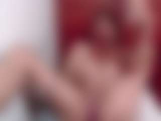 Live cam show with samanthawhatson - Striptease Granny on AdultVida.com