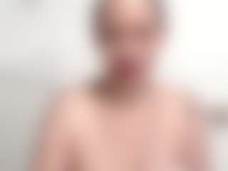 Live cam show with samanthawhatson - Spy Granny on CamSextacy