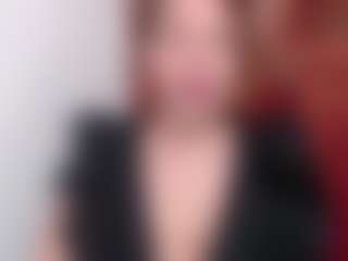 Live cam show with samanthawhatson - Striptease MILF on xplaylive.com