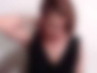 Live cam show with samanthawhatson - Striptease Granny on StripNow