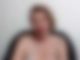 Live cam show with samanthawhatson - Curvy Middle Aged on mypornchat.com