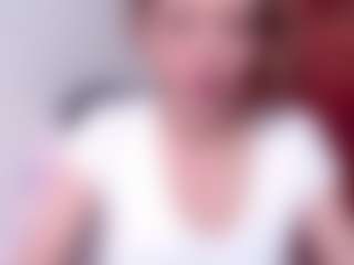Live cam show with samanthawhatson - Striptease MILF on mypornchat.com