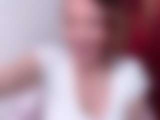 Live cam show with samanthawhatson - Striptease MILF on sexytreat.net