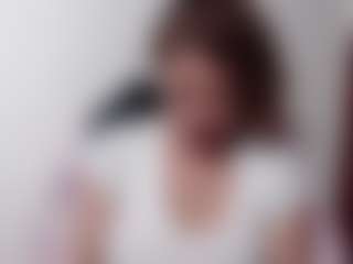 Live cam show with samanthawhatson - Granny on StripNow