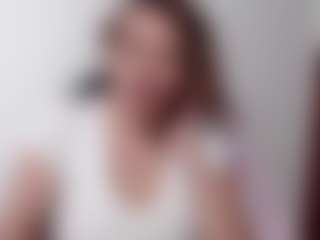 Live cam show with samanthawhatson - Striptease Granny on StripNow