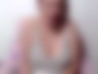 Live cam show with samanthawhatson - Striptease Granny on Camversity