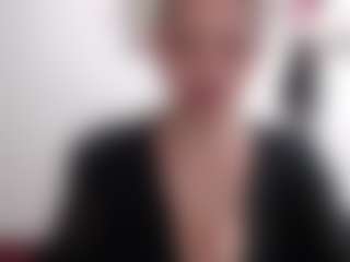 Live cam show with samanthawhatson - Striptease on hrnylive.com