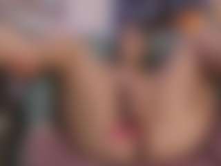 Live cam show with Andrea Duque - Fingers on Camsoda