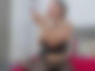 Belindaturnner MILF webcam performer live streaming